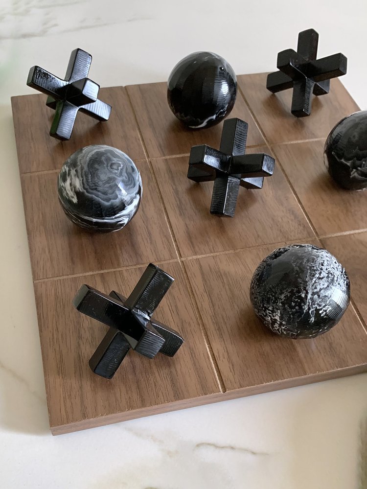 TIC TAC TOE WALNUT ASH
