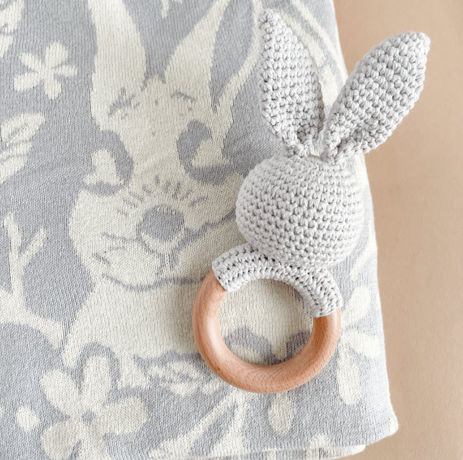 RATTLE TEETHER CROCHET BUNNY