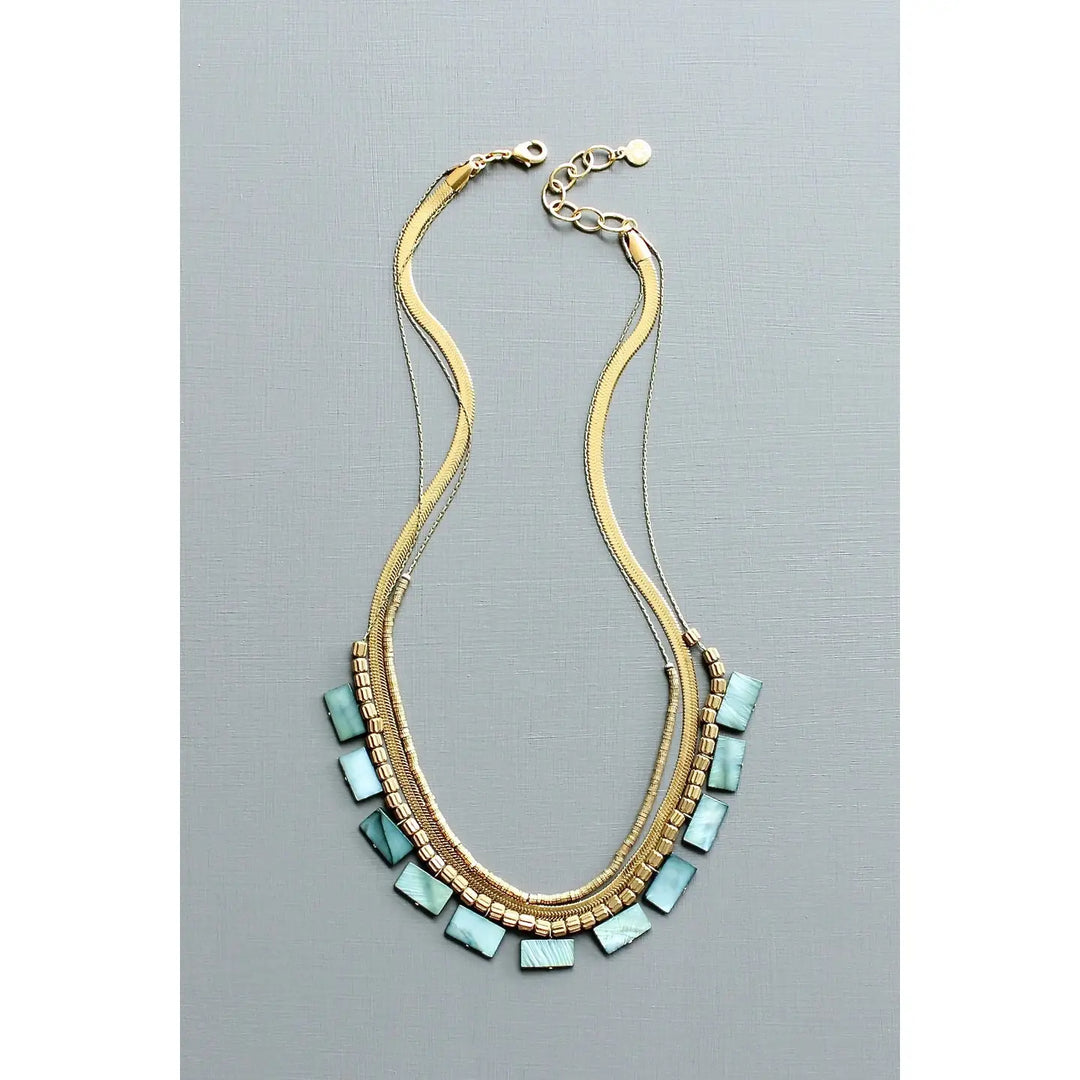 NECKLACE GREEN SHELL AND SNAKE CHAIN TRIPLE 17"