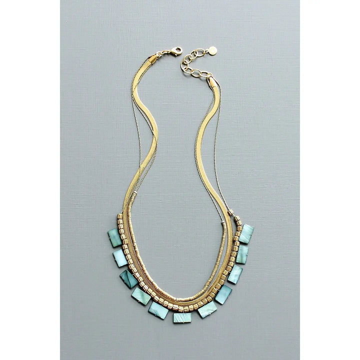 NECKLACE GREEN SHELL AND SNAKE CHAIN TRIPLE 17"