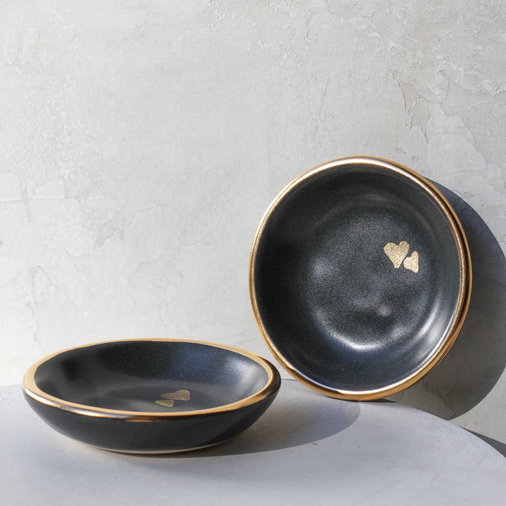 RING DISH CHARCOAL WITH TWO GOLD HEARTS #69788