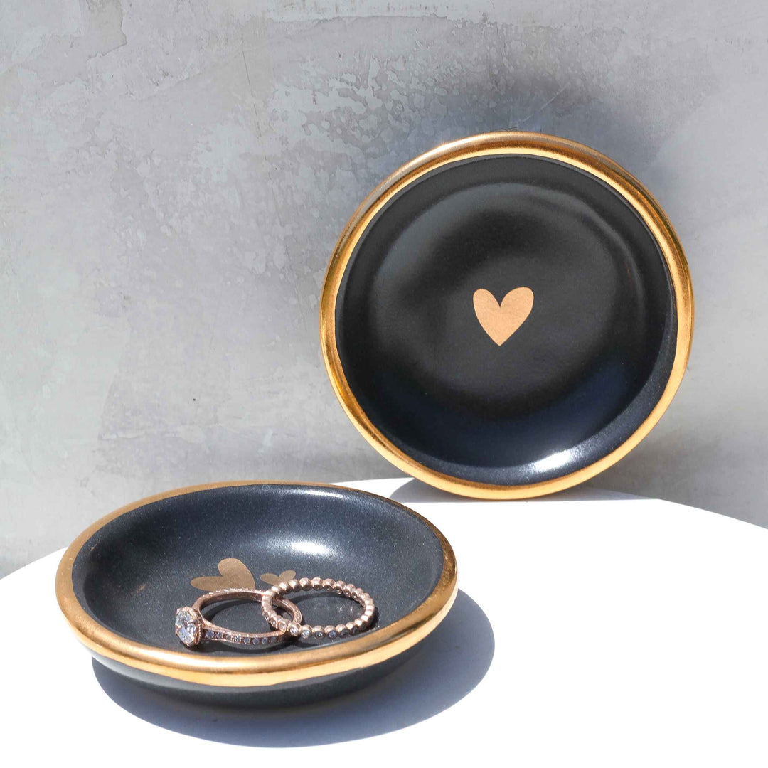 RING DISH CHARCOAL WITH TWO GOLD HEARTS #69788