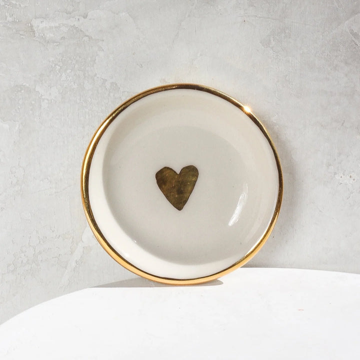 RING DISH WHITE WITH ONE GOLD HEART #69791