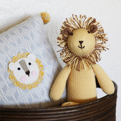 PILLOW LION