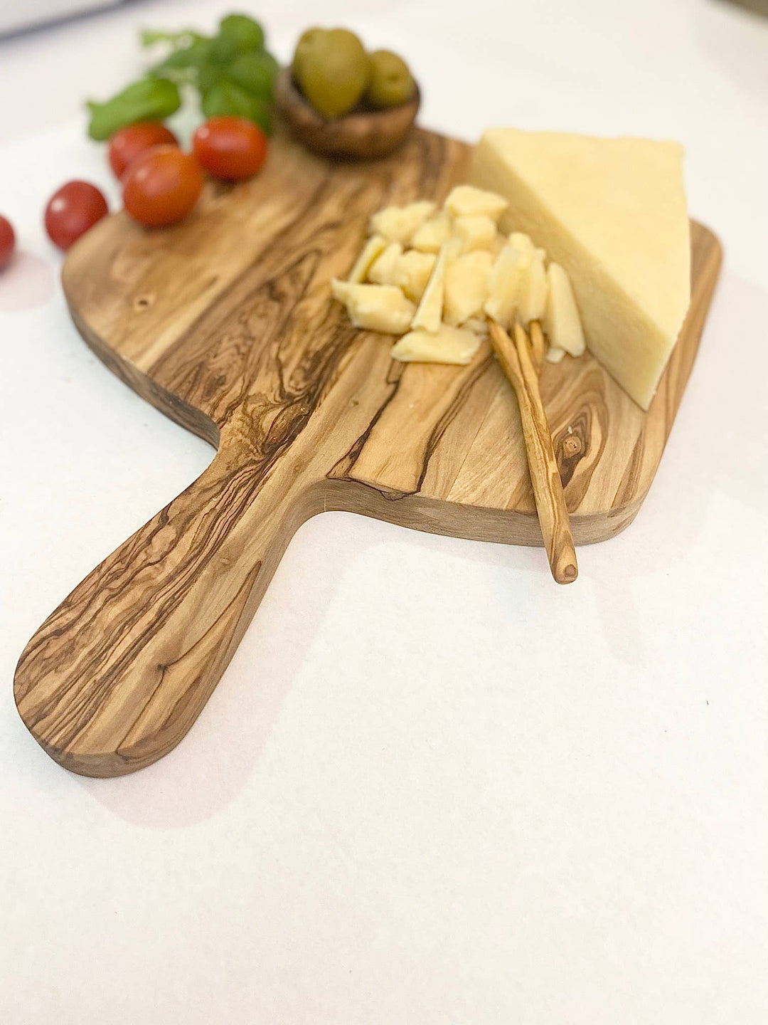 BOARD CHEESE OLIVE WOOD