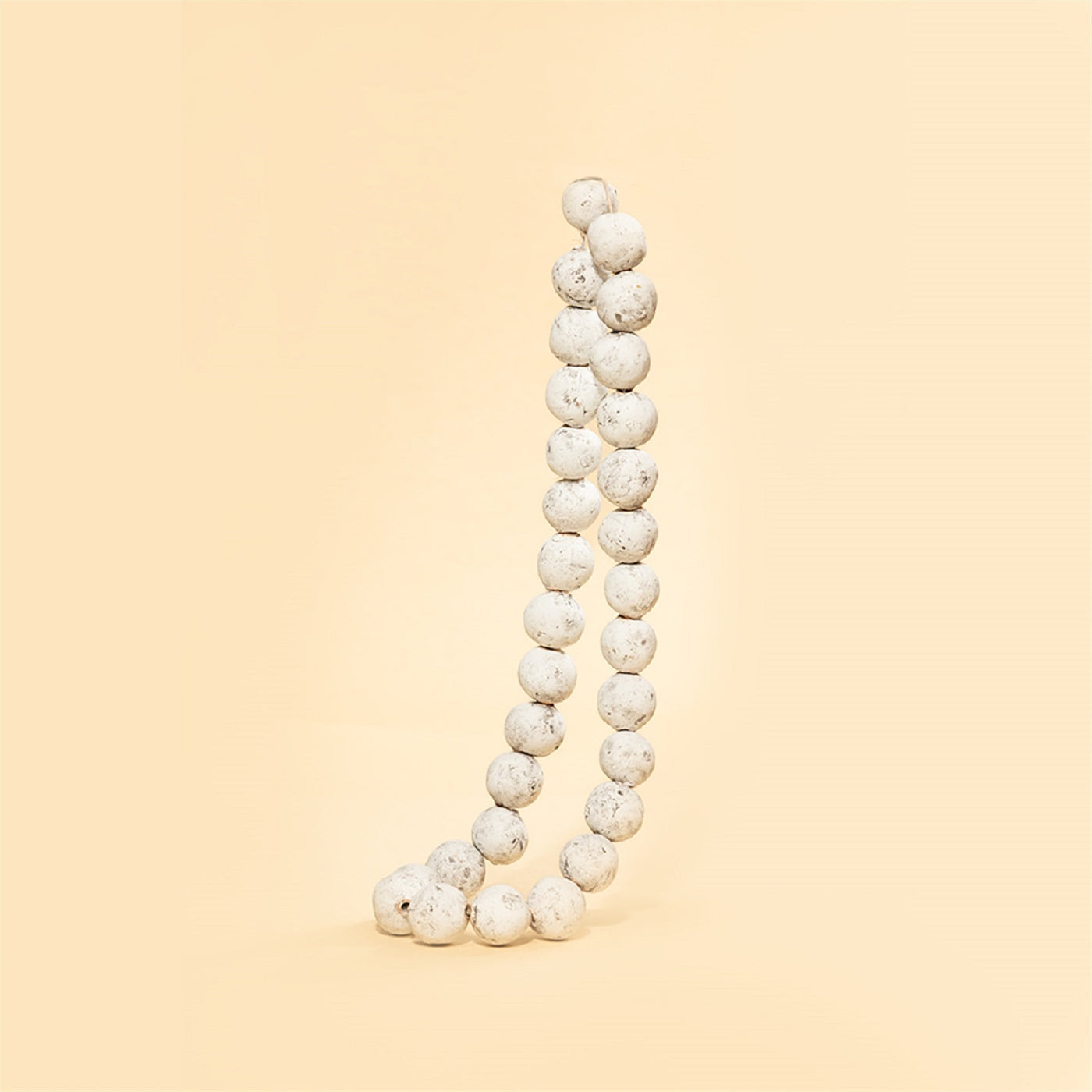 BEADS TABLETOP WHITE CLAY