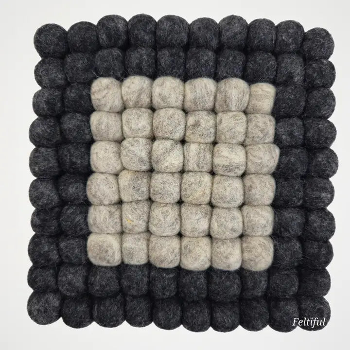TRIVET POM POM CHARCOAL OFF BROWN