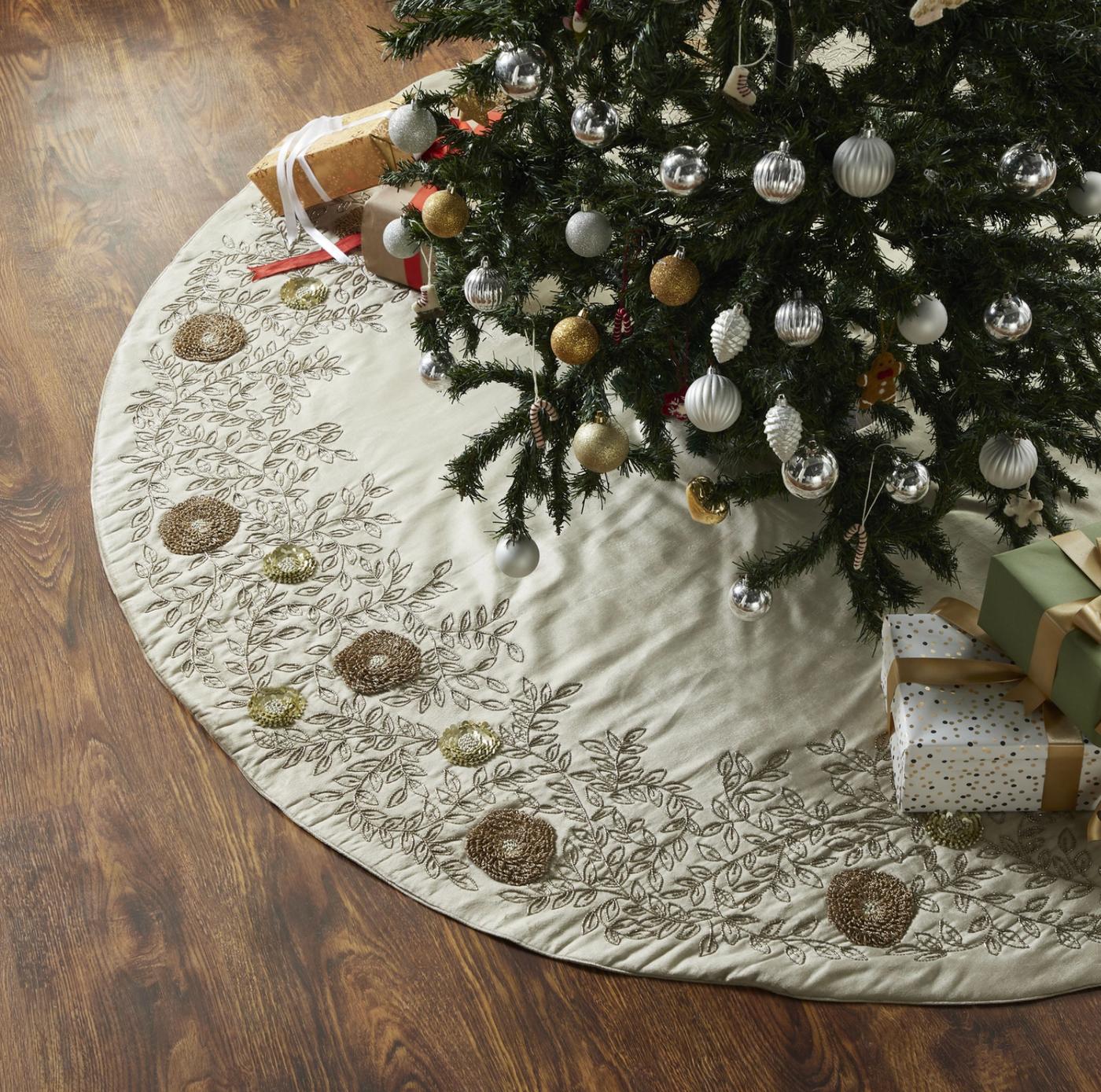 TREE SKIRT CHRISTMAS CAFE VELVET