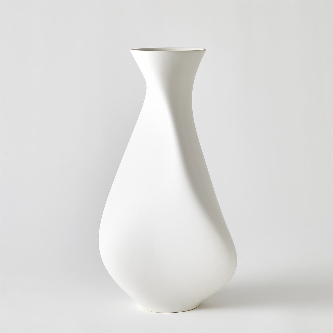 VASE MATTE WHITE
