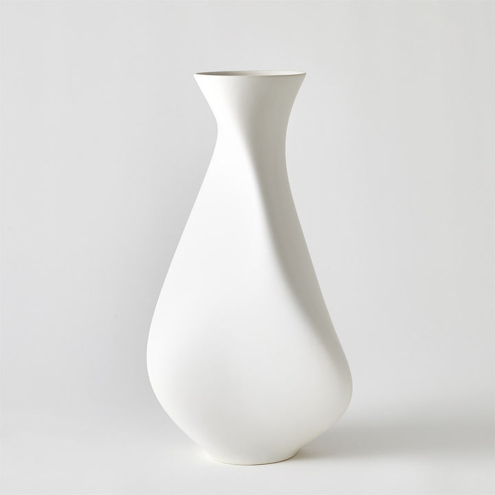 VASE MATTE WHITE