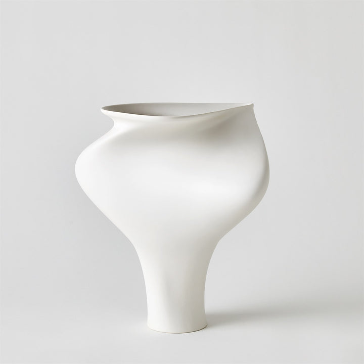 VASE MATTE WHITE