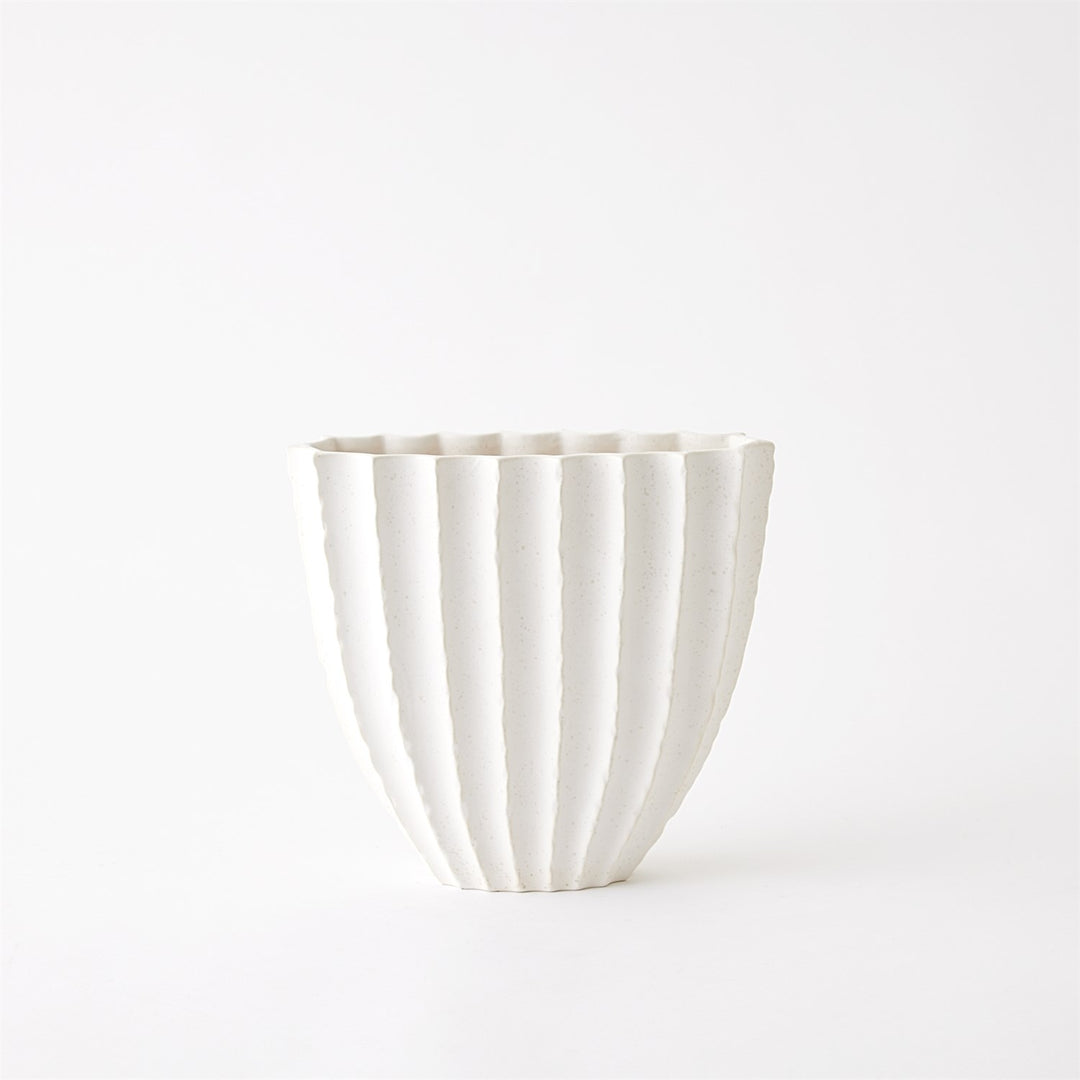 VASE WHITE RIBBED OFF-WHITE