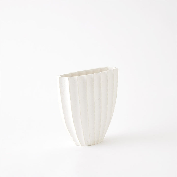 VASE WHITE RIBBED OFF-WHITE