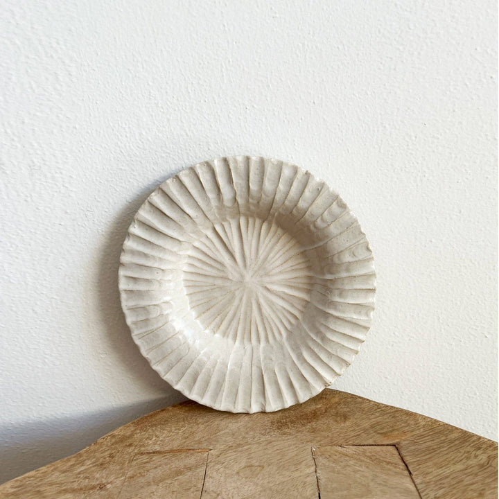ROUND TRAY TEXTURED CATCHALL