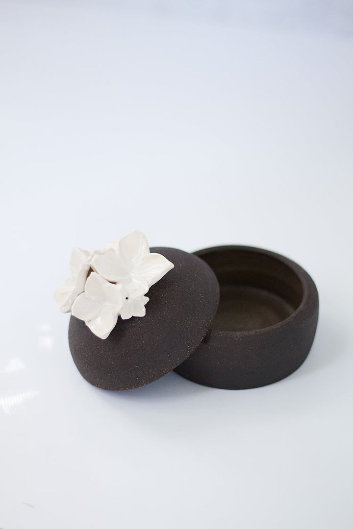 LIDDED JAR CHARCOAL BLOSSOM #78326