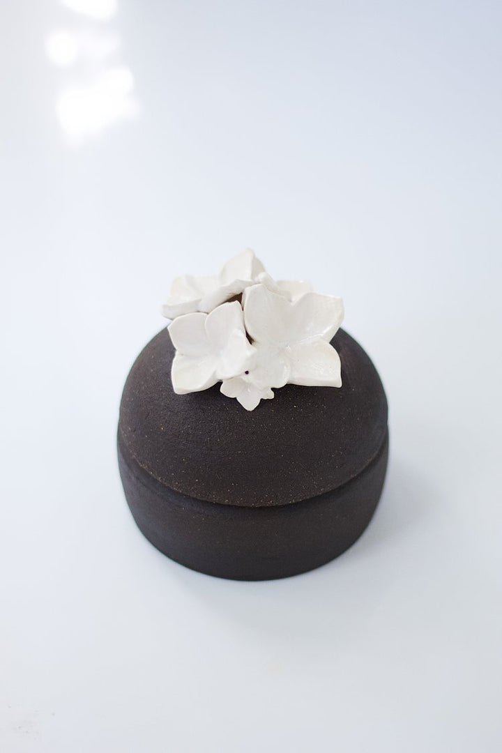 LIDDED JAR CHARCOAL BLOSSOM #78326