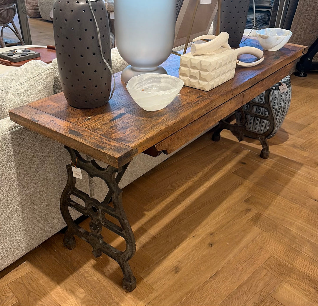TABLE VINTAGE IRON BASE WOOD TOP