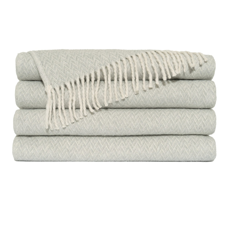 THROW W/ FRINGE CHEVRON 60×80"