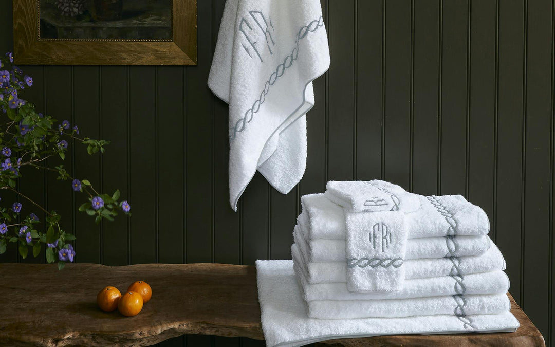 CLASSIC CHAIN TUB MAT COLLECTION