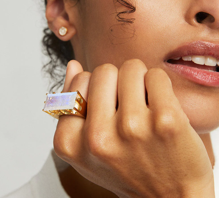 RING CASTLE MOONSTONE