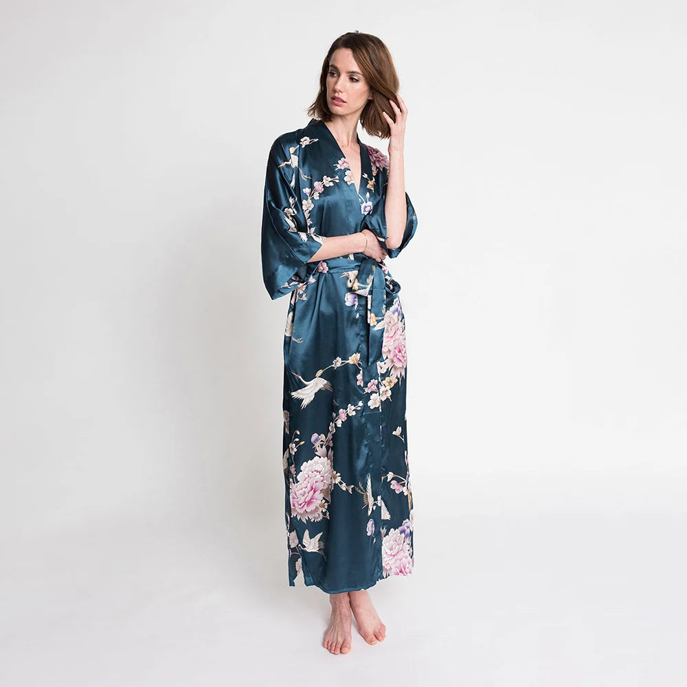 ROBE CHRYSATHEMUM & CRANE LONG