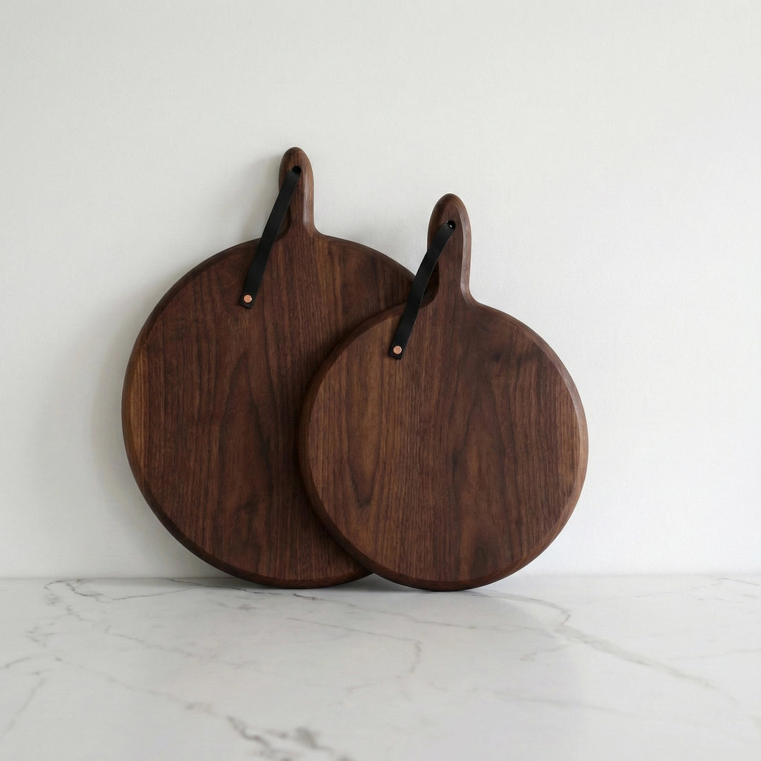 CUTTING BOARD CIRCLE WALNUT