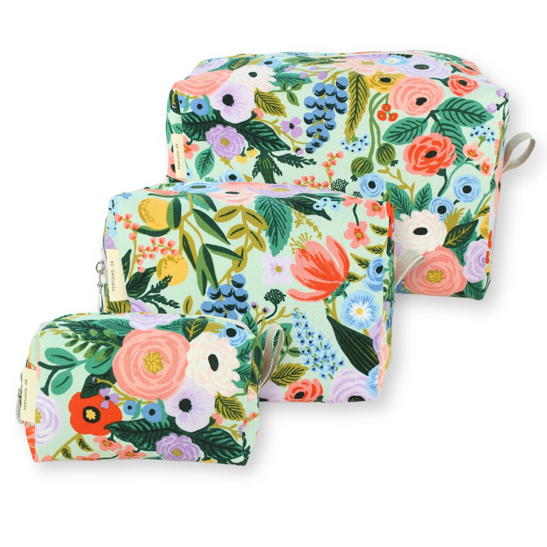 TOILETRY BAG MINT GARDEN PARTY