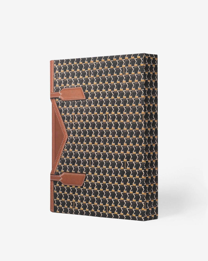 BOOK "MOYNAT" ENGLISH