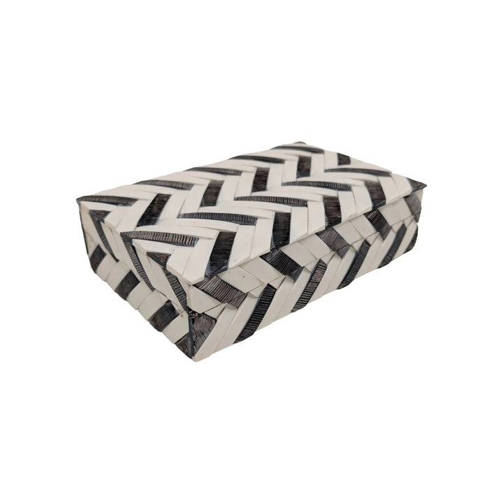 BOX WOVEN CHEVRON GRAY & WHITE