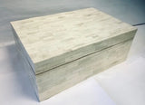 BOX LG WHITE BONE W/ CHAINED LID