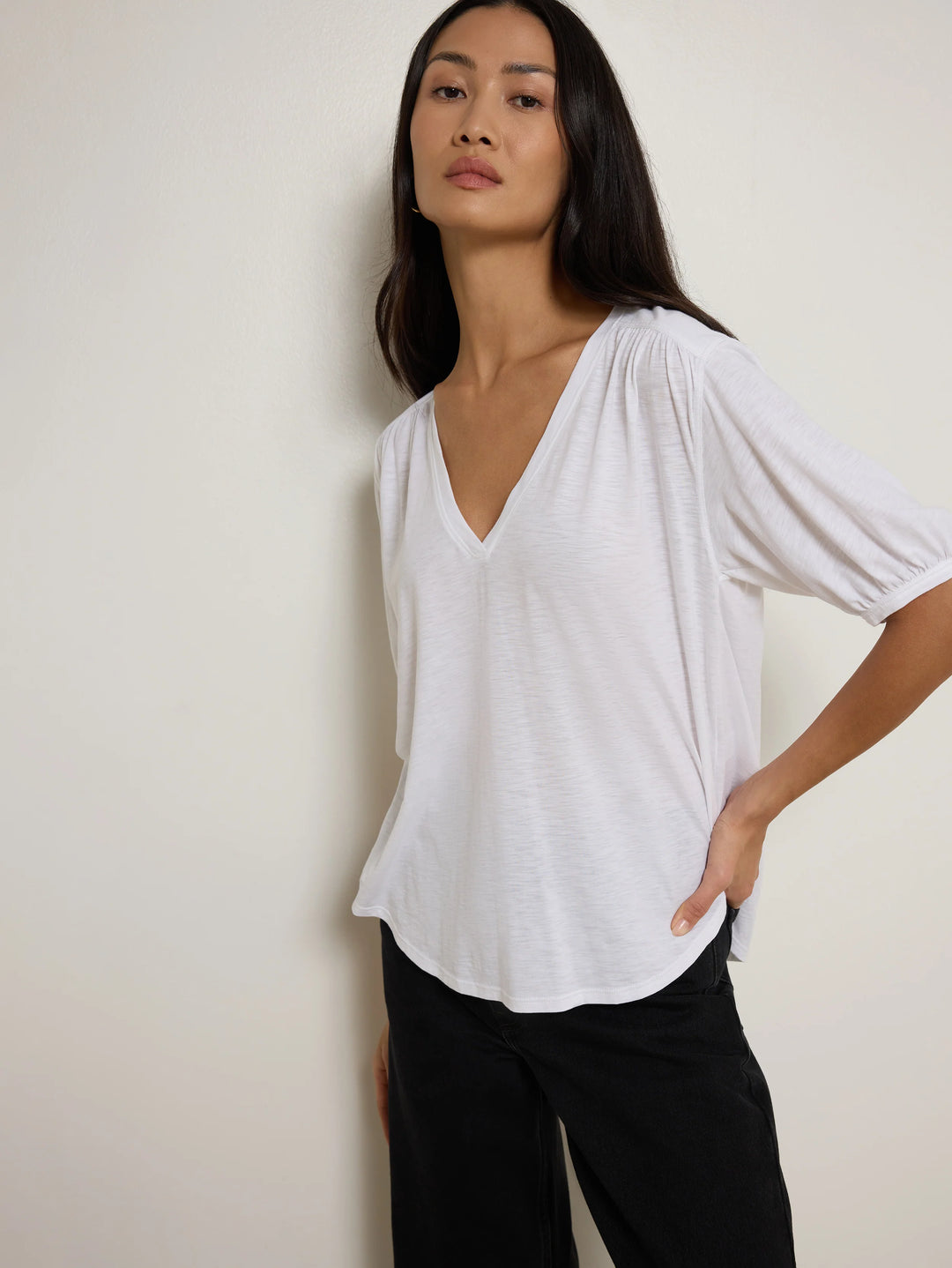TEE SHIRRED SHOULDER TOP