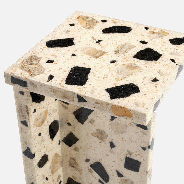 ISOLDE DRINK TABLE