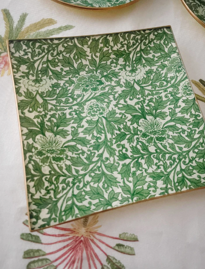 PLATE GREEN FLOWERS SQUARE (2 SIZES)