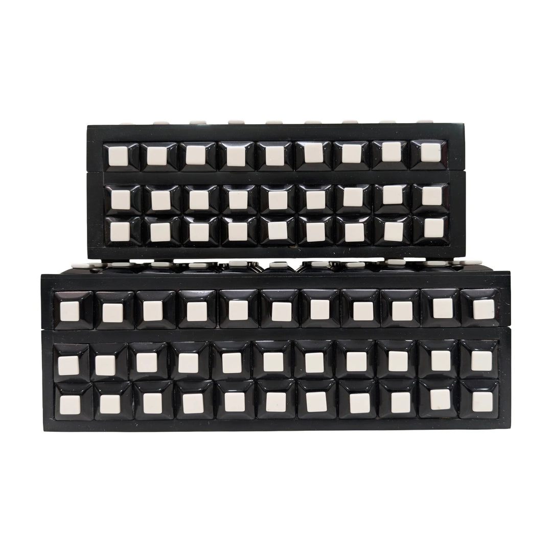 BOX BLACK & WHITE SQUARE BUTTON DOTS