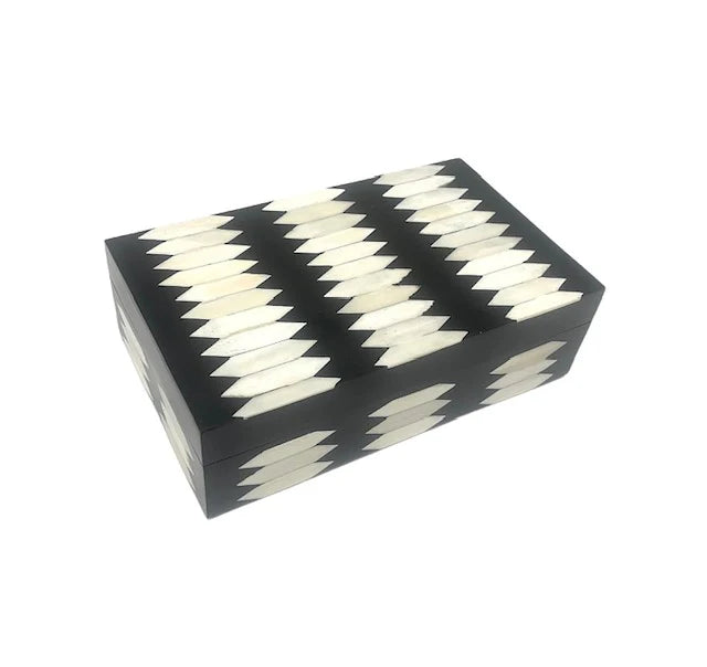 BOX BLACK W/ WHITE ARROWS