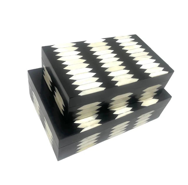 BOX BLACK W/ WHITE ARROWS