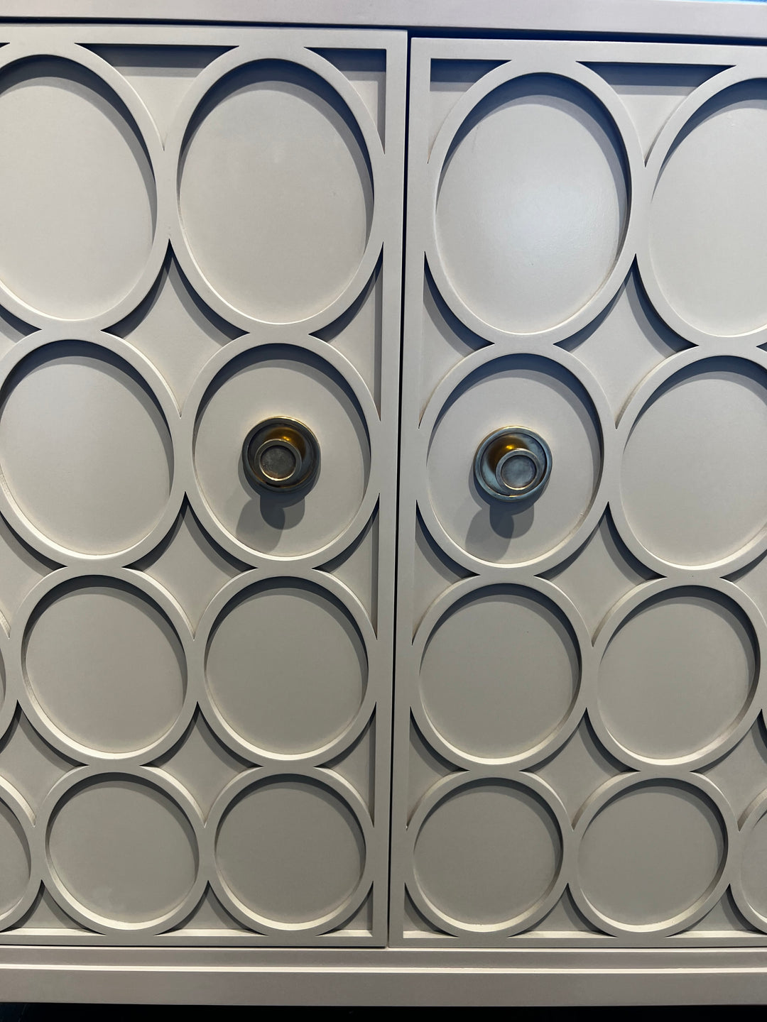 CREDENZA 4-DOOR LOW TAUPE CIRCLE