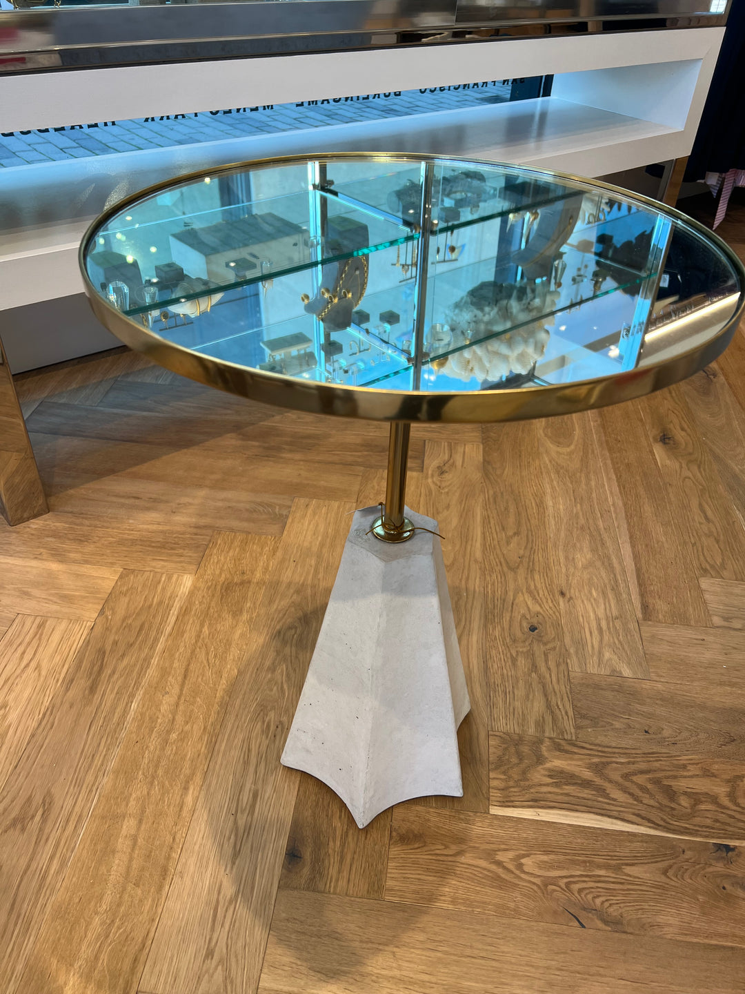 VIENNA CHICAGO CHAIRSIDE TABLE #40898