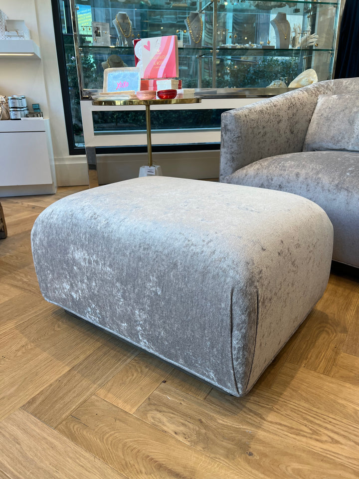 CHAIR SWIVEL & OTTOMAN SIA IN CAPRI STONE #69124