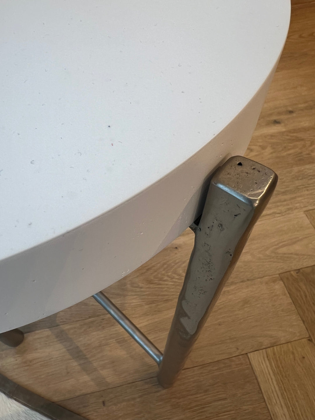 ACCENT TABLE ROUND STONE TOP TEXTURED METAL LEGS #71781