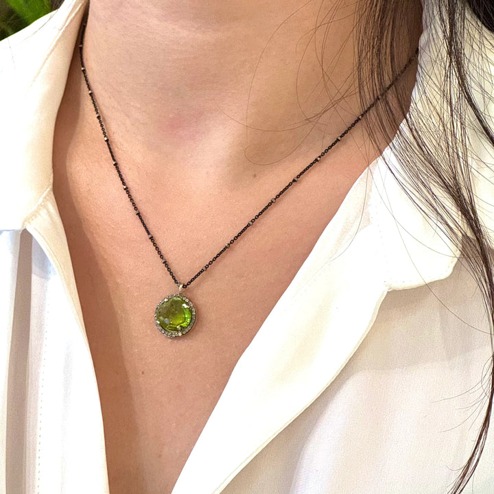 NECKLACE THE HEART OF ARENDELLE PERIDOT