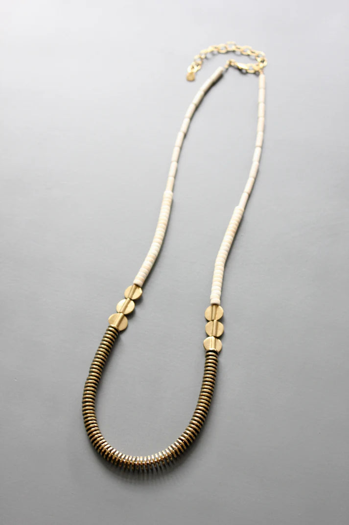 NECKLACE GOLD HEMATITE & WHITE DISC BEADED