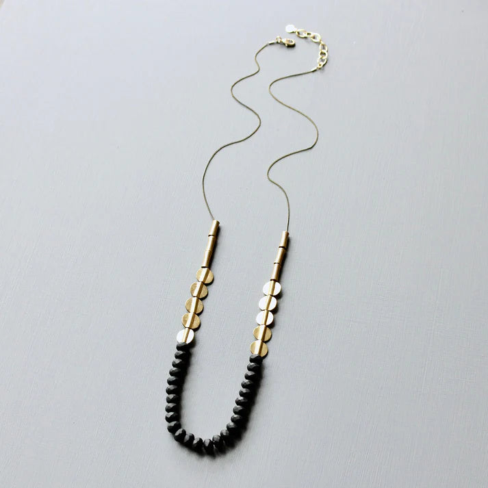 NECKLACE BLACK & BRASS LONG BEADED