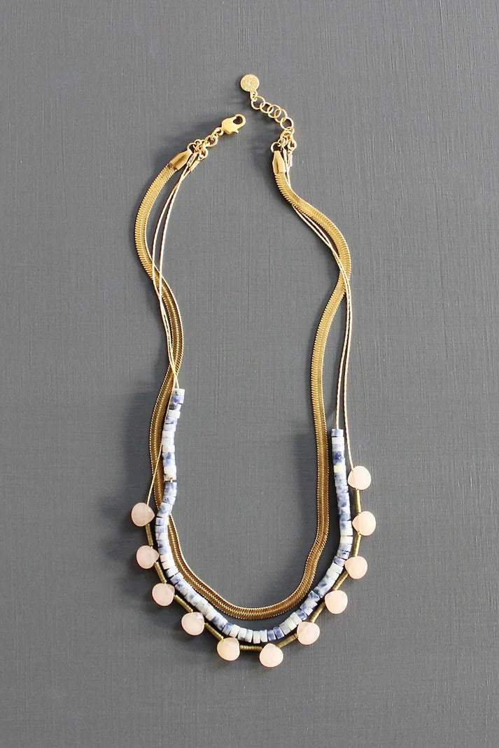 NECKLACE HERRINGBONE SODALLITE & PEACH