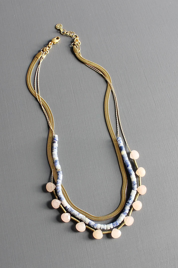 NECKLACE HERRINGBONE SODALLITE & PEACH