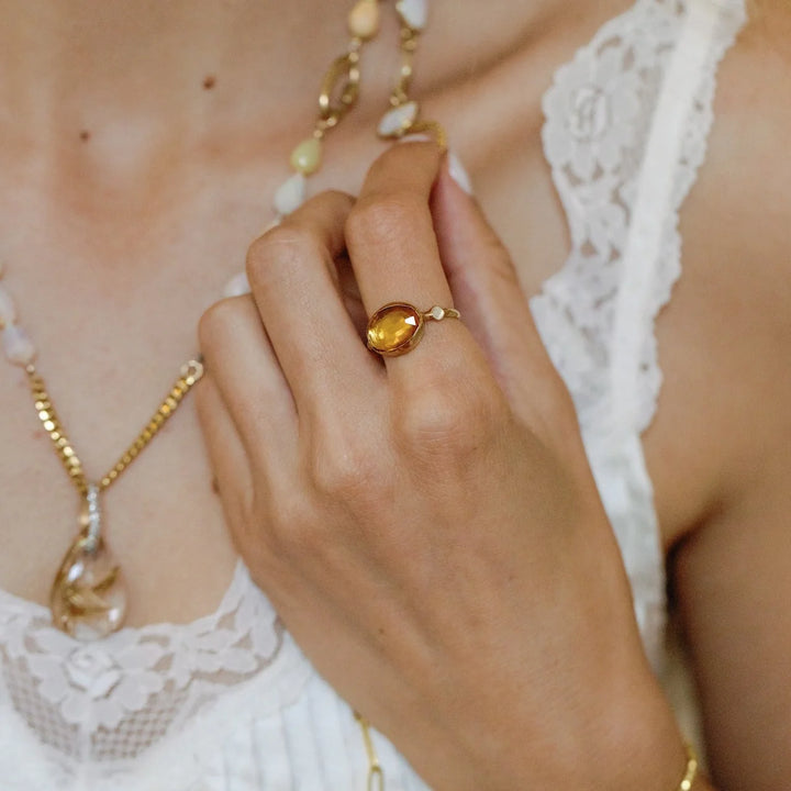 RING OVAL DEEP BEZEL GEM CITRINE MOONSTONE