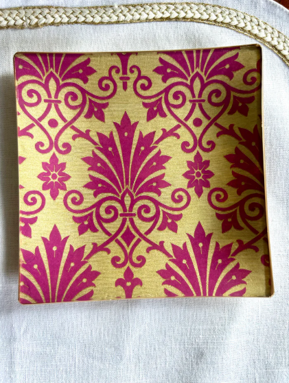 PLATE PURPLE SQUARE (2 SIZES)
