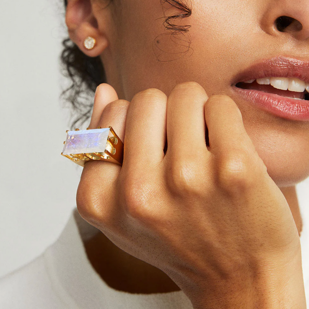 RING CASTLE MOONSTONE SIZE 6