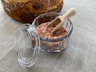 SALT POT WITH SCOOP #77104