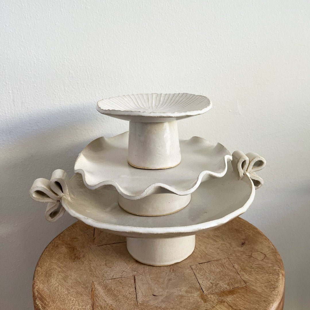 DISH PEDESTAL W/ RIBBON HANDLES